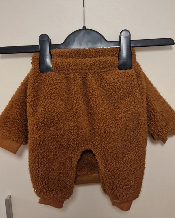 Costum din doua piese Marimea 62