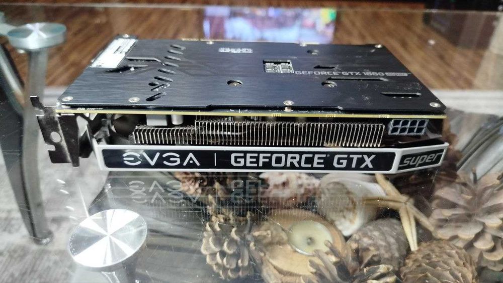 Продавам видео карта EVGA GeForce GTX 1660 SUPER SC ULTRA GAMING