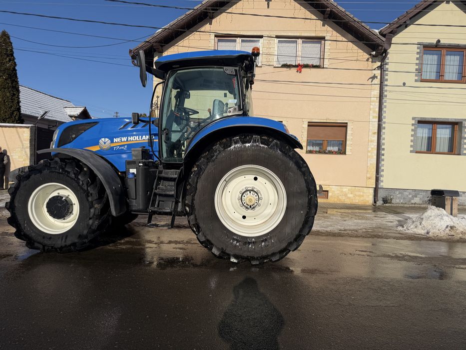 New Holland  T7 215 S