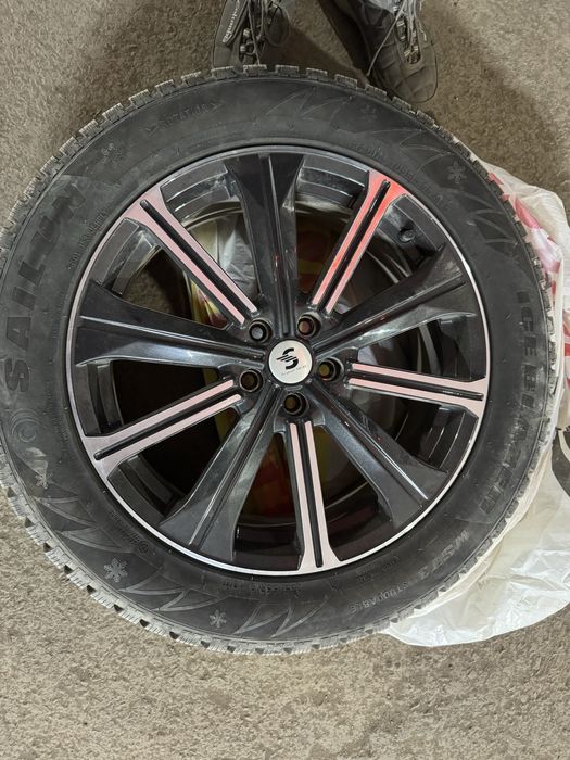 Диски с шинами новые