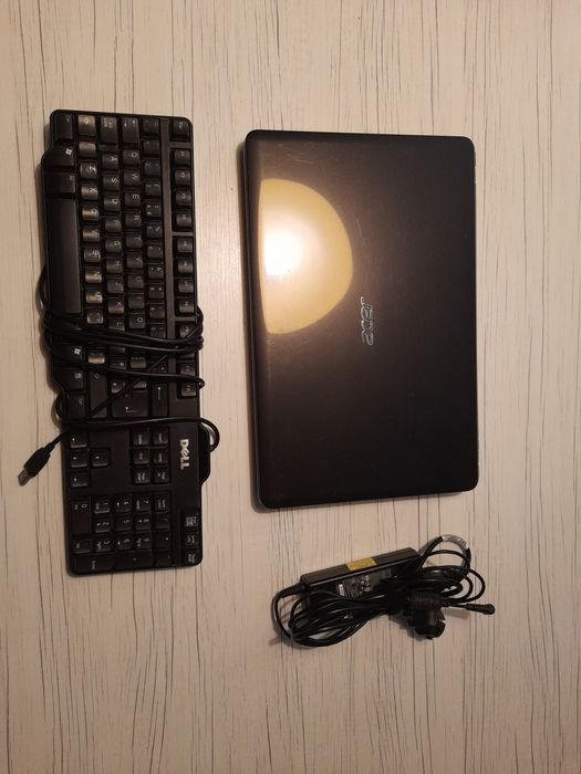 Laptop ACER E1-531 i3