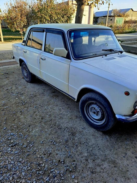 Jiguli 2101 sotiladi