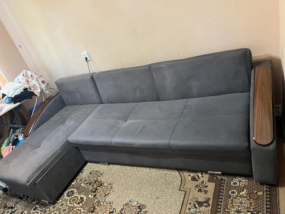 Продам диван срочно