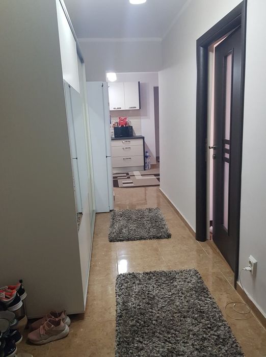 Vând apartament 3camere,etaj1!