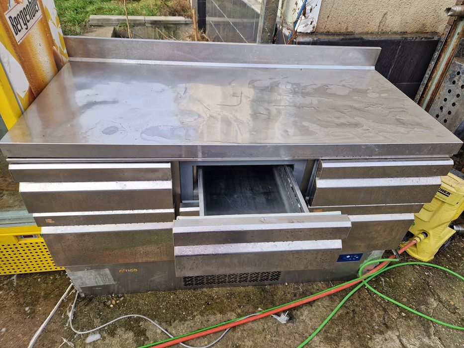 Frigider, Masa rece cu usi inox, blat inox, masa frigorifică