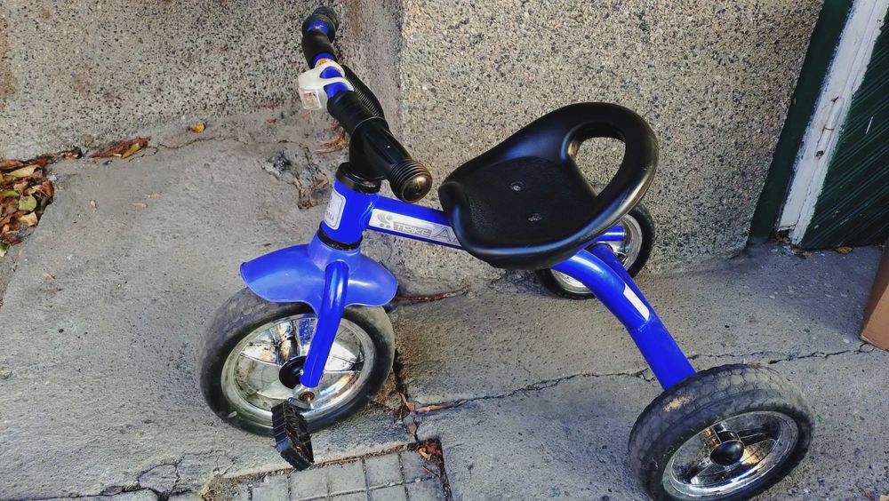 Детски мотор, кола и колело за бутане