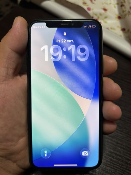 Iphone 11 pro  сатылады