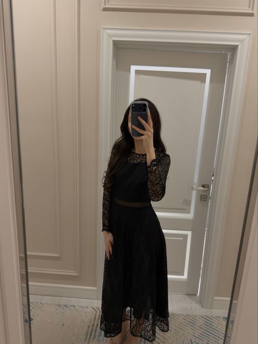 Продам кружевное платье