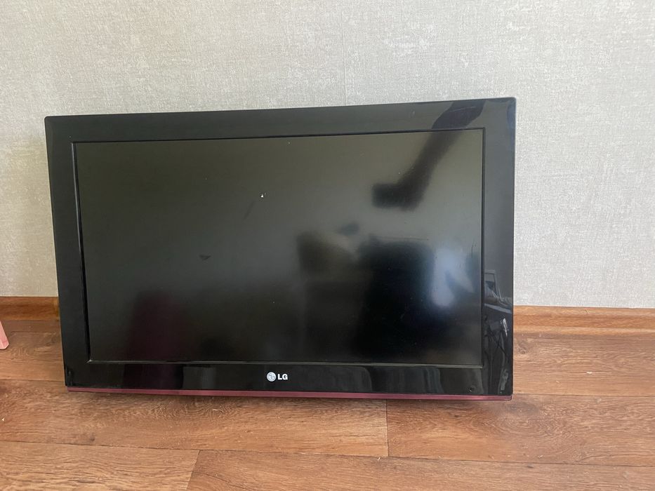 Продам Телевизор LG