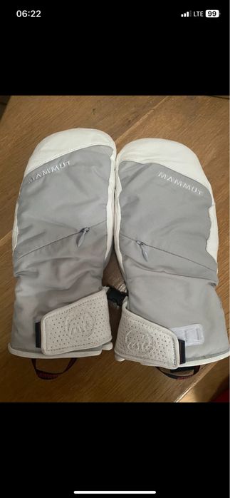 Manusi Mammut snowboard, schi