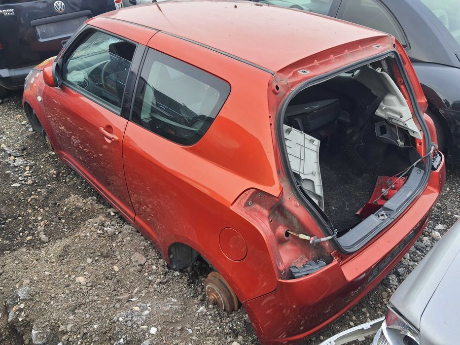 На части! Suzuki Swift 1.5
