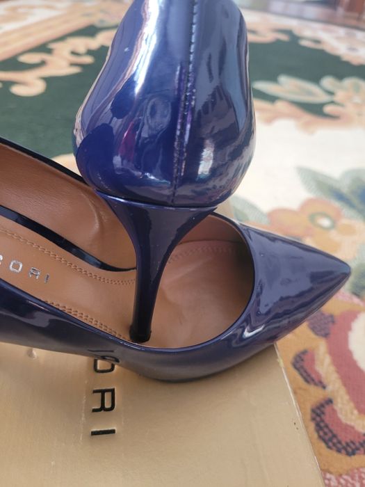 Pantofi din piele lacuita stileto