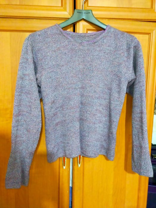 Вязаный свитер лавандового цвета