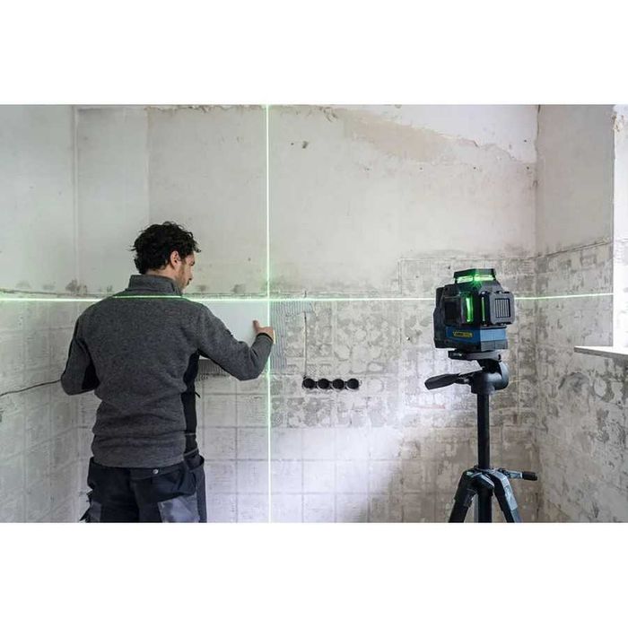Линеен лазерен нивелир Bosch GLL 12V-100-33 CG Professional, 30 м, 3×360°, Зелен лазер, L-BOXX