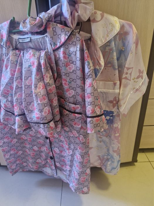 Продават се пижами Victoria's Secret