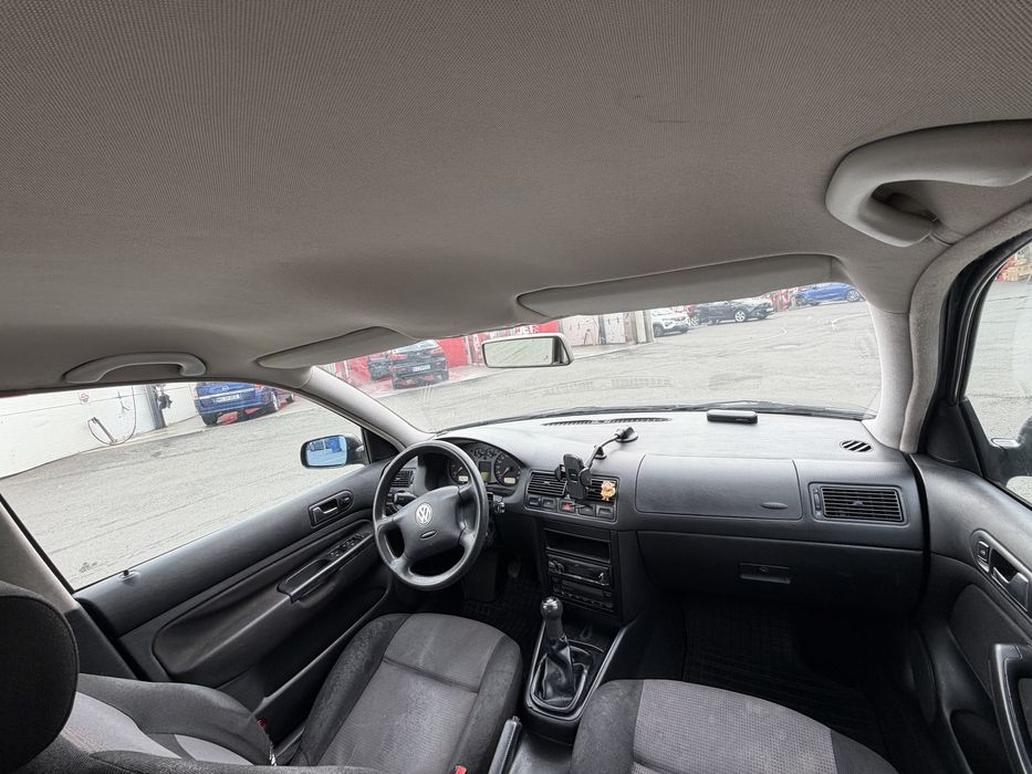 VOLKSWAGEN Golf 2000 — imagine 4