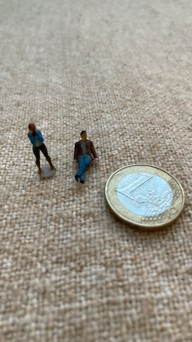 Миниатюрни фигурки за diorama