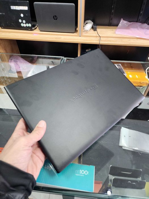 Noutbuk toshiba dinabook holati yaxshi