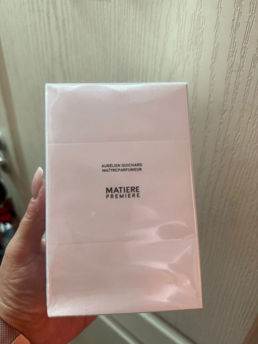 Cologne cedrat matiere premiere