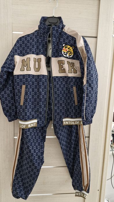 Спортивный костюм на мальчика.