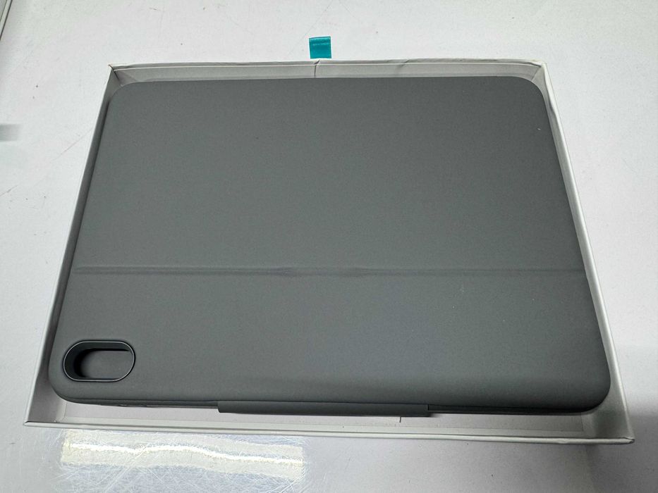 Клавиатура - Logitech Rugged Folio for iPad (10th gen)