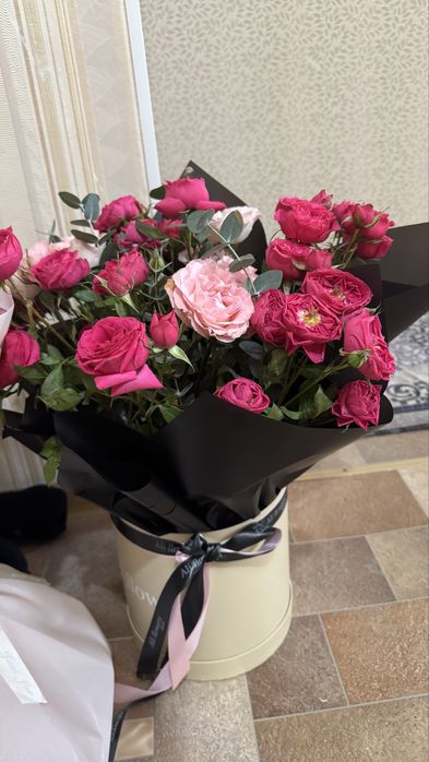 Букет роз в коробке, подарочный вариант