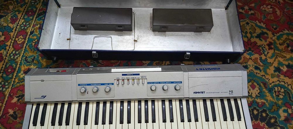 продается орган , СССР "Квинтет"
