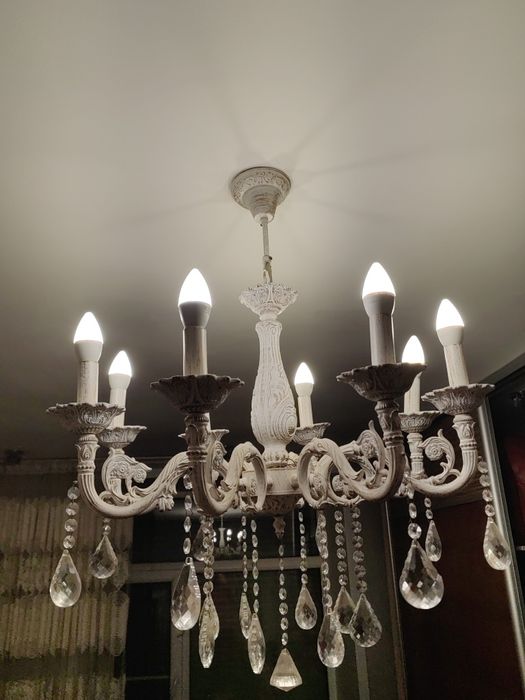 Люстра 8 лампочек Е14