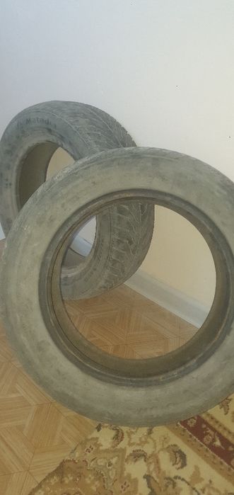 Покрышки Б/у 2 штуки.