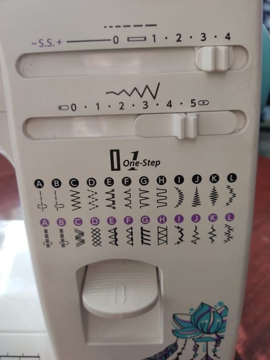 Швейная машинка Janome Q23G