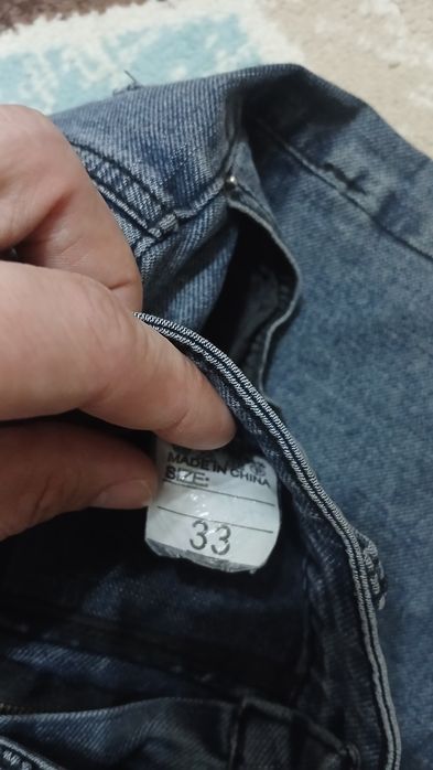 Продам мужские джинсы