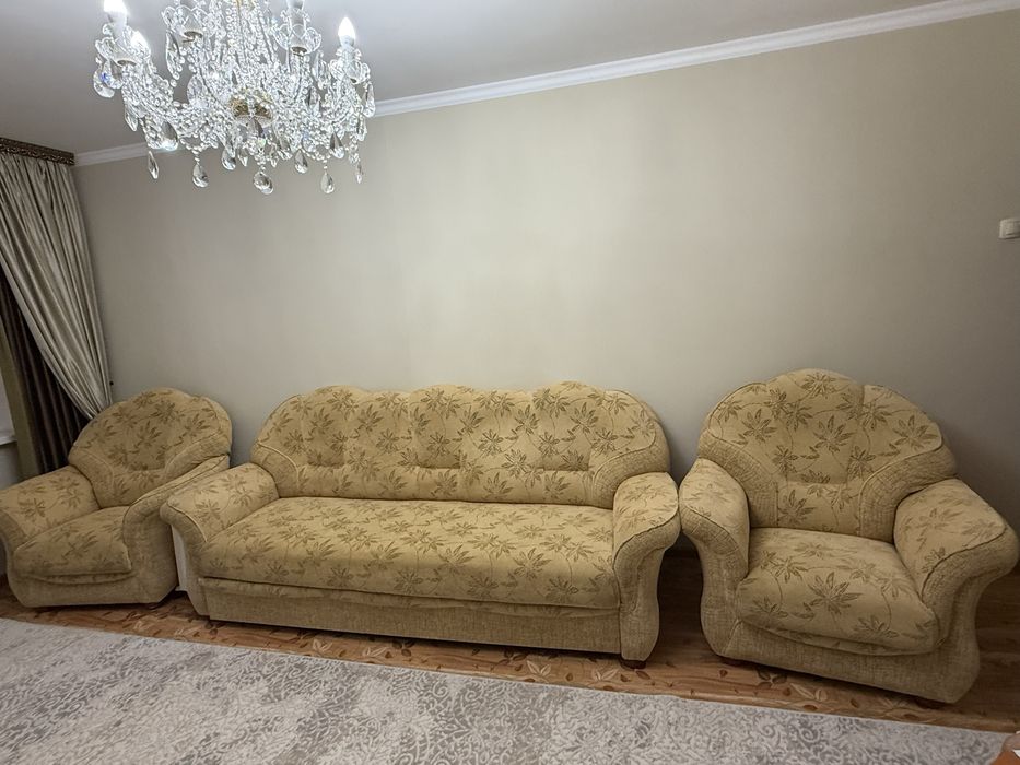 Продаю диван в хорошем состоянии