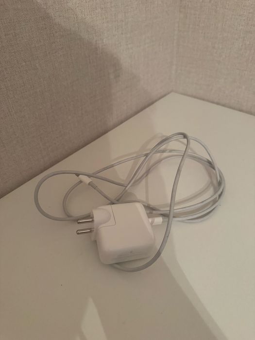 Продам Mac Booc Air M1