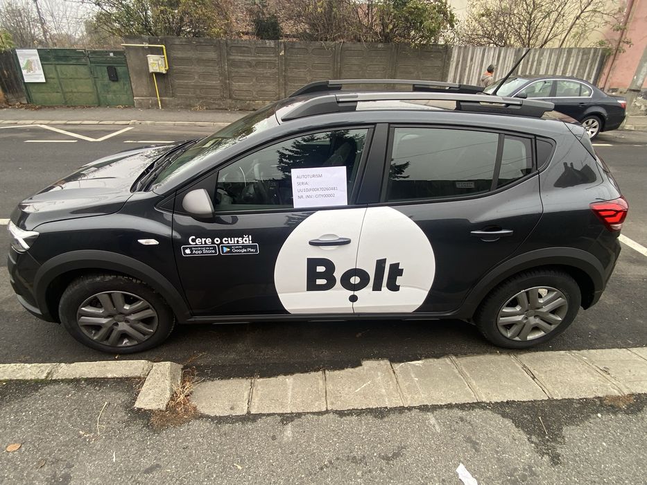 Inchiriez Dacia Sandero Stepway