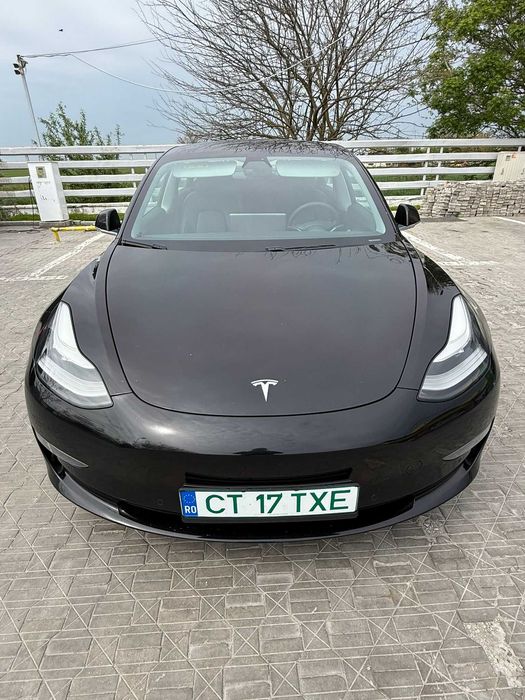Tesla Model 3  Dual Motor Long Range