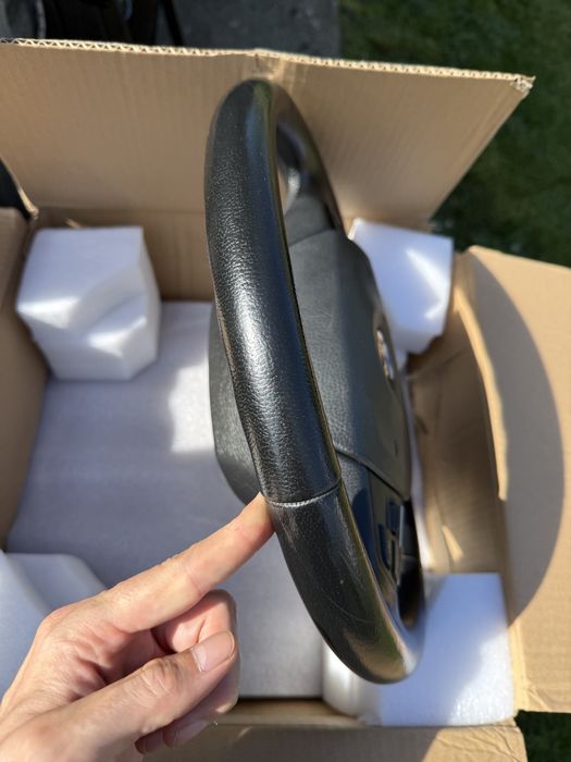 Volan Bmw seria 5 f10 2009- 2016 350 ron air bag inclus in pret