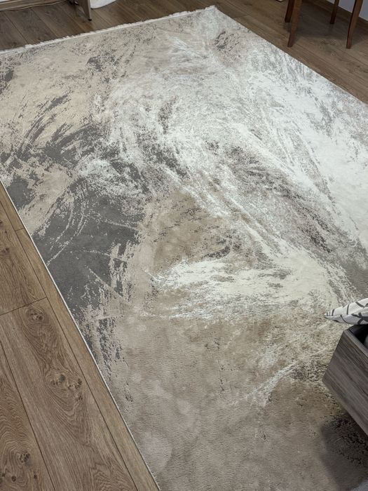 Продам ковер 2 на 3 в идеальном состоянии