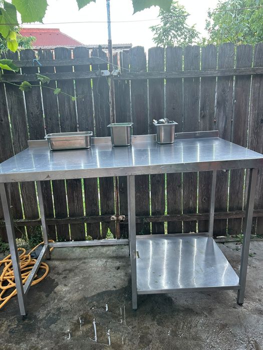 Masă de lucru din inox