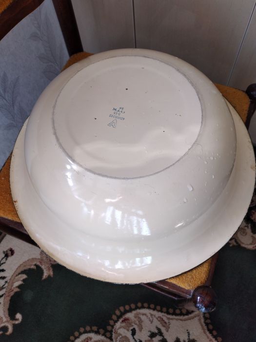 Кастрюля  и два тогора(таза) эмалированные