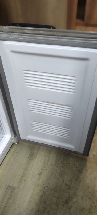 Холодильник 1.5 высота, ширина 50