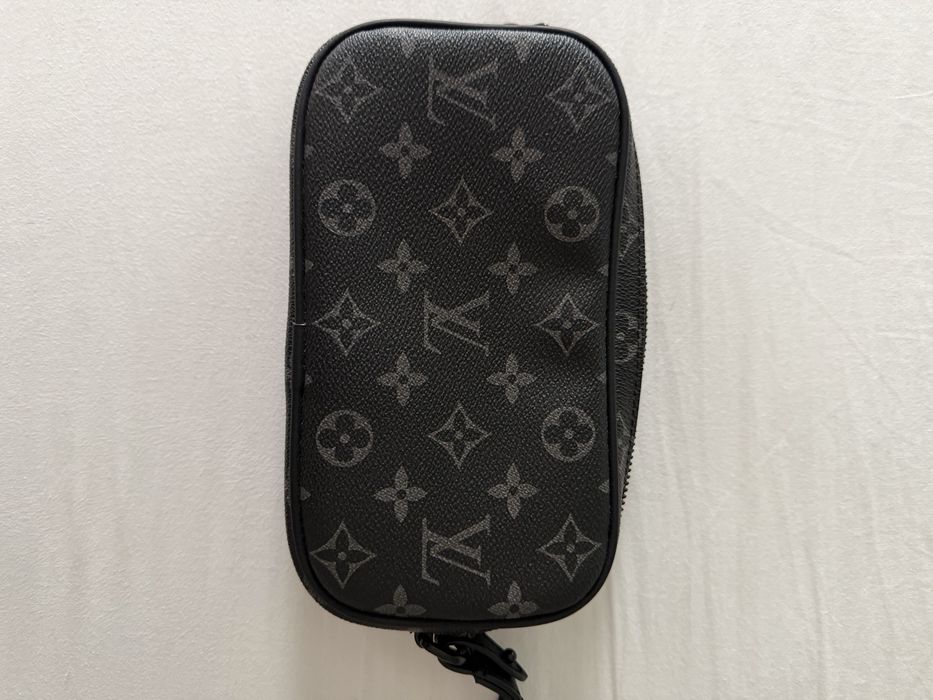 Poseta de mana barbati LV neagra