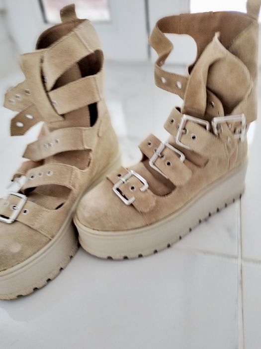 Botine cu platforma piele întoarsă