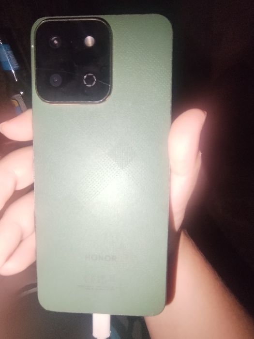 Vând telefon mobil