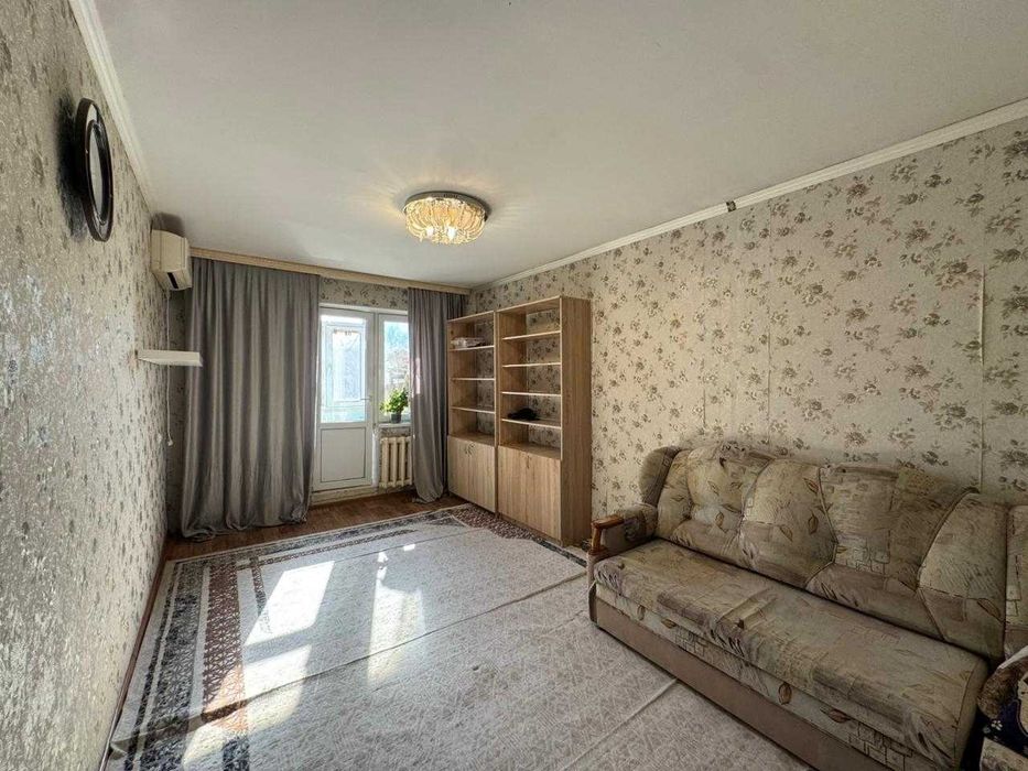 Продам 2 комнатную по Абая