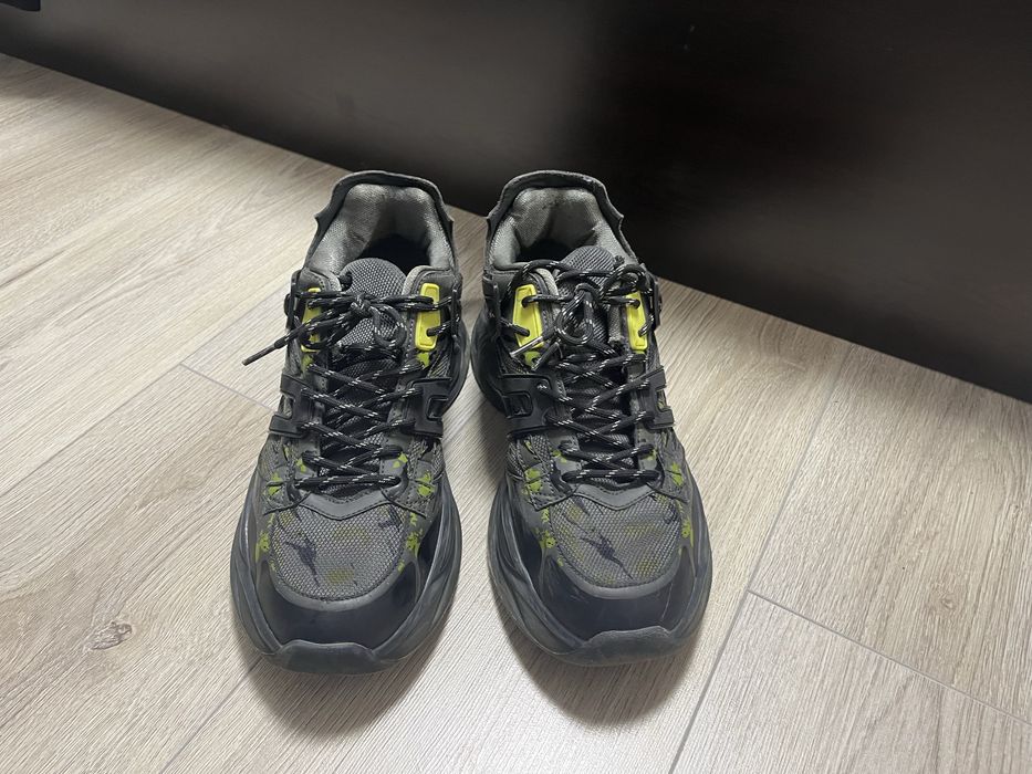 Обувки GUESS 42 номер