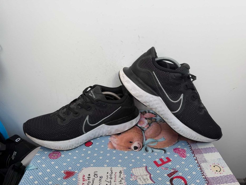 Nike  Renew Run''оригинални мъжки маратонки 43 номер