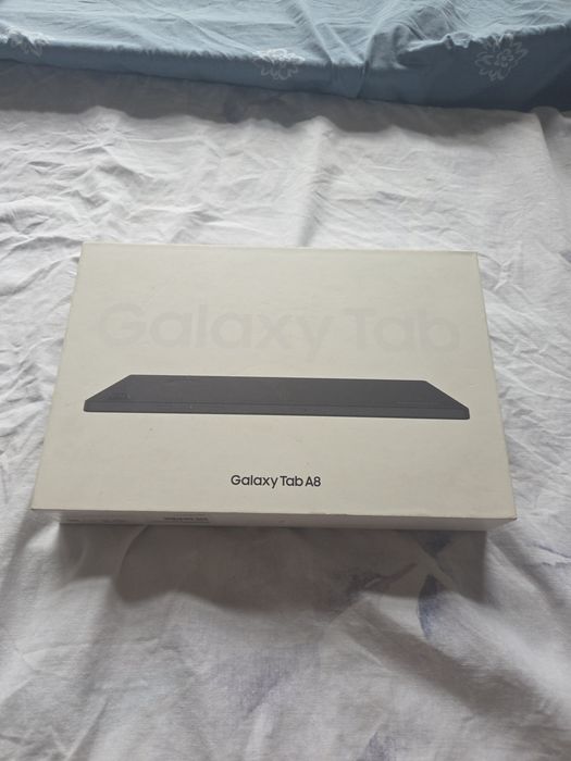 Galaxy tab A8 планшет (разбит)