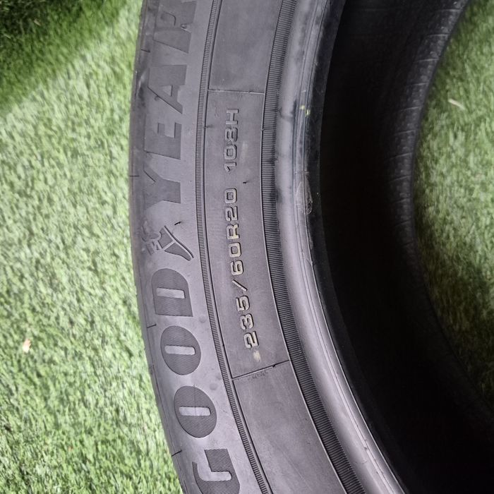 235 60 20 Goodyear Ultragrip m+s Bmw