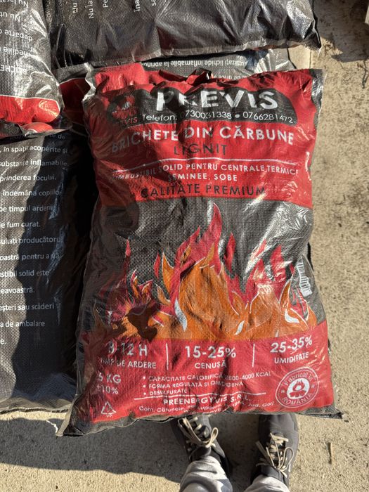 Brichete din carbune lignit