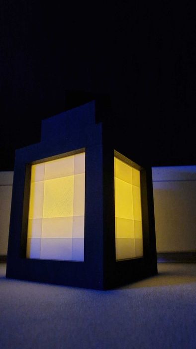 Felinar Pixelat – lumină de poveste pentru eroi moderni